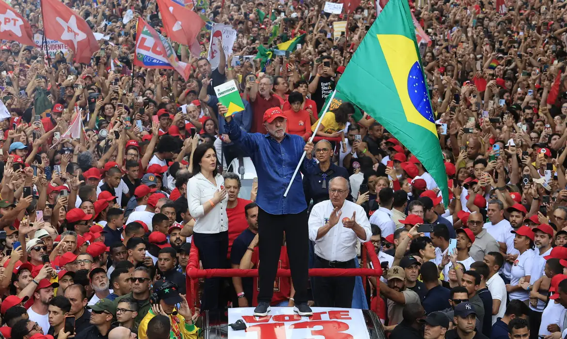 São Paulo (SP), 24/10/2026 - Presidente Lula encerra campanha das Eleições 2026 com caminhada na avenida Paulista. Foto: Paulo Pinto/Agencia Brasil