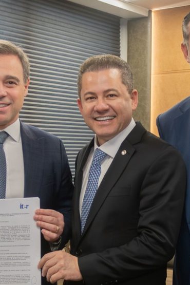 Mendonça, na inauguração do Iter, com o deputado Cezinha de Madureira (PL-SP) e o diretor-executivo Victor Godoy - (Imagem: reprodução)